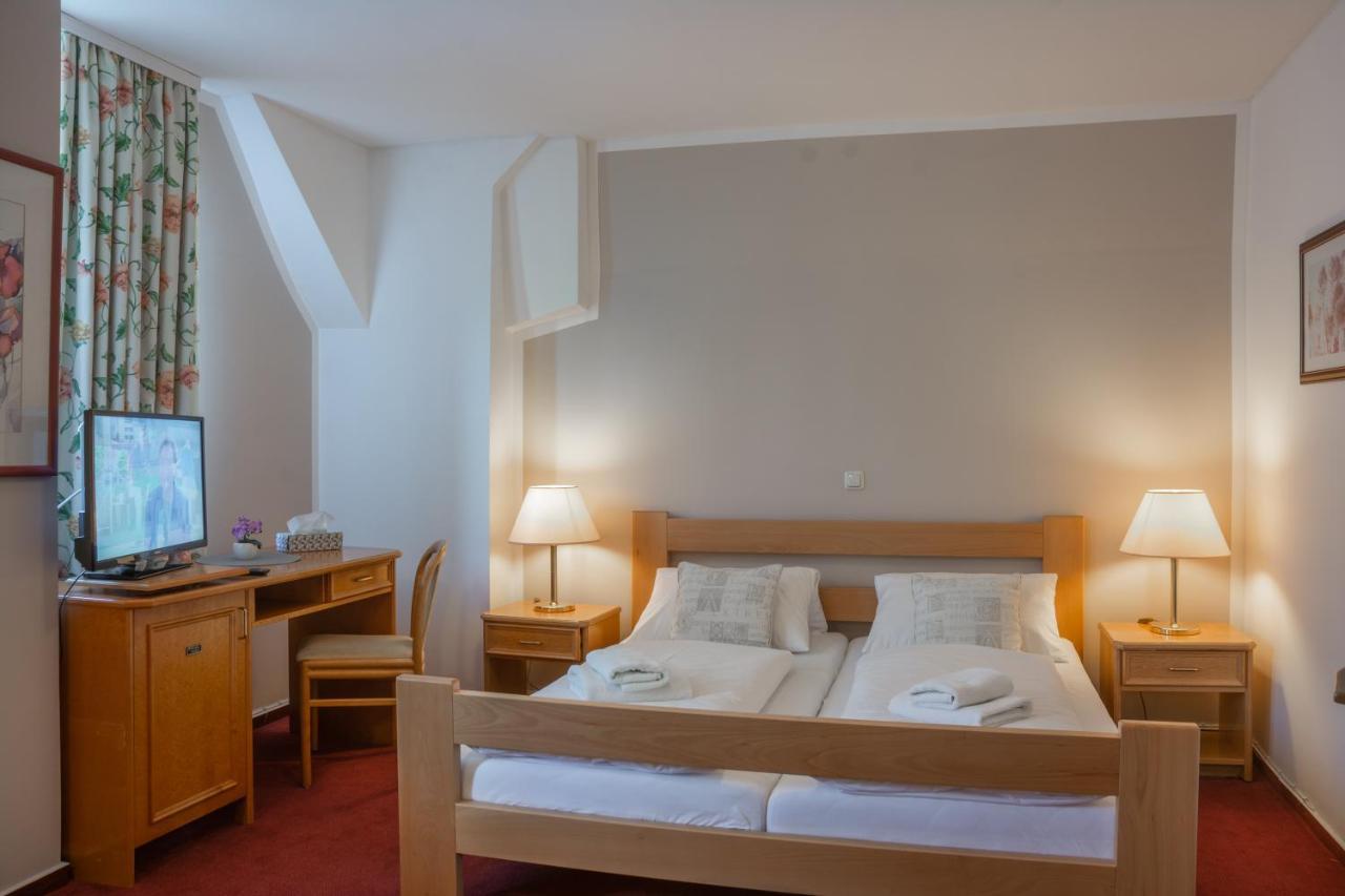 Hotel Klosterturm Χιλντεσχάιμ Εξωτερικό φωτογραφία