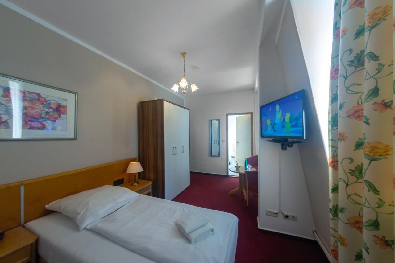 Hotel Klosterturm Χιλντεσχάιμ Εξωτερικό φωτογραφία